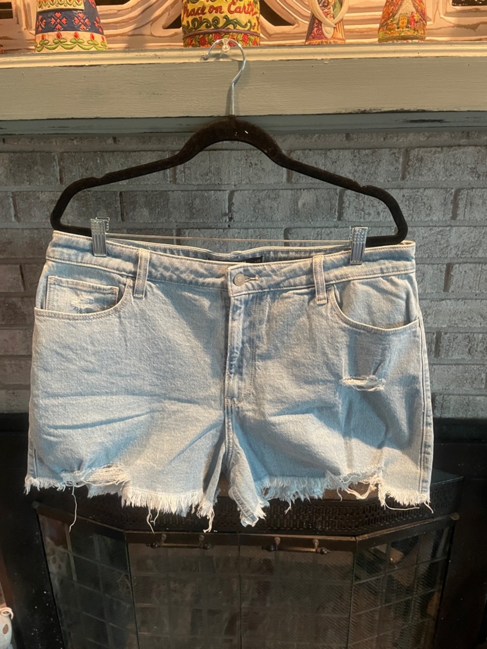 Hollister Ultra High-Rise Mom Short